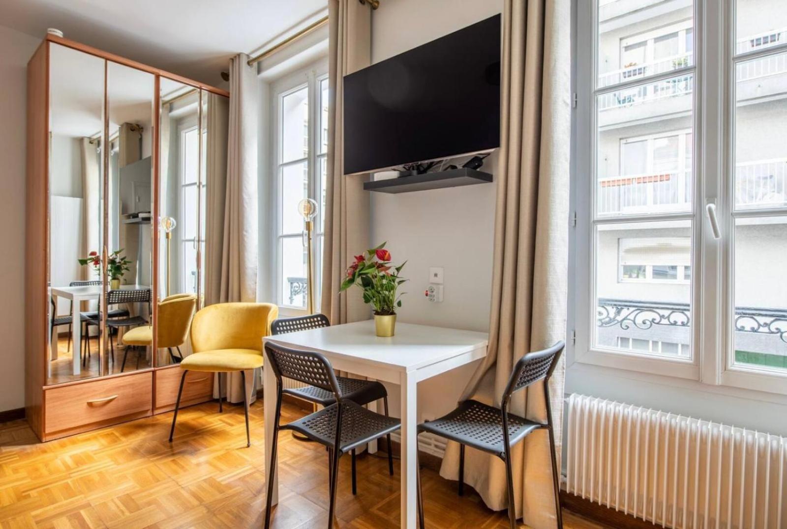 Joli Appartement A Cote De La Tour Eiffel, Javel Et De Paris Expo Esterno foto